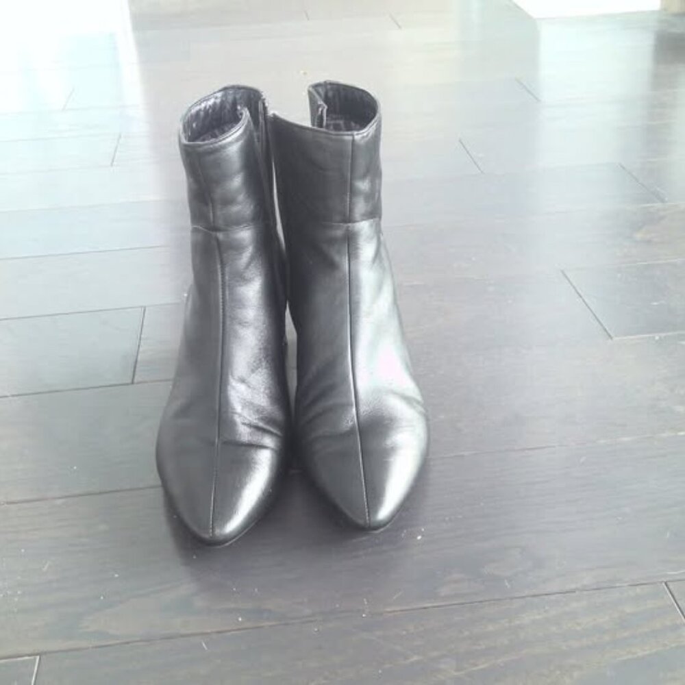 Aquatalia Ankle Boots, 100% waterproof, Genuine Leather, Pointy Toe, Block Heel,